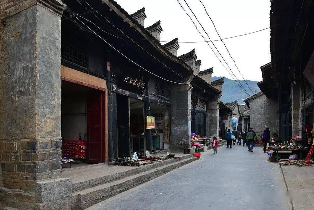 泰森自爆丑闻：服刑期间与女狱警交往，顺利通过考试获得减刑